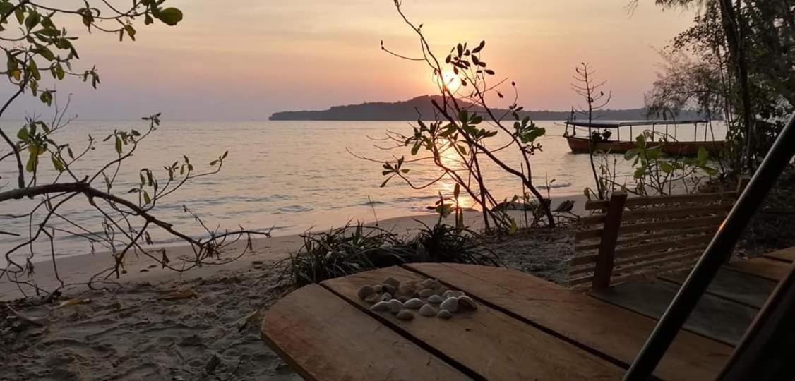 Crusoe Koh Takiev Island Hotel Koh Ta Kiev Bagian luar foto